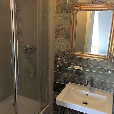 Bed and Breakfast Italiana Z Prywatnymi Lazienkami & Odnowa Biologiczna Γκντίνια