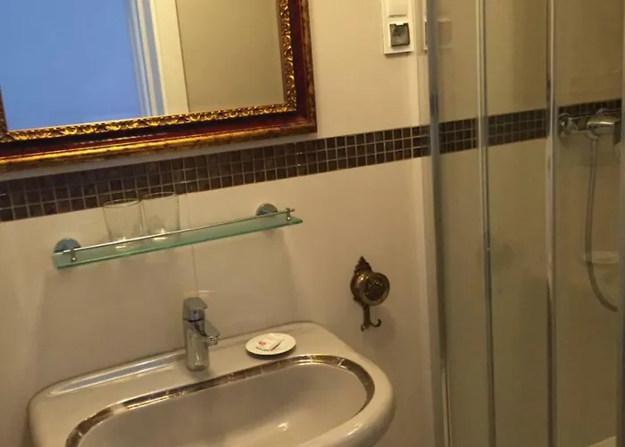 Italiana Z Prywatnymi Lazienkami & Odnowa Biologiczna 3*